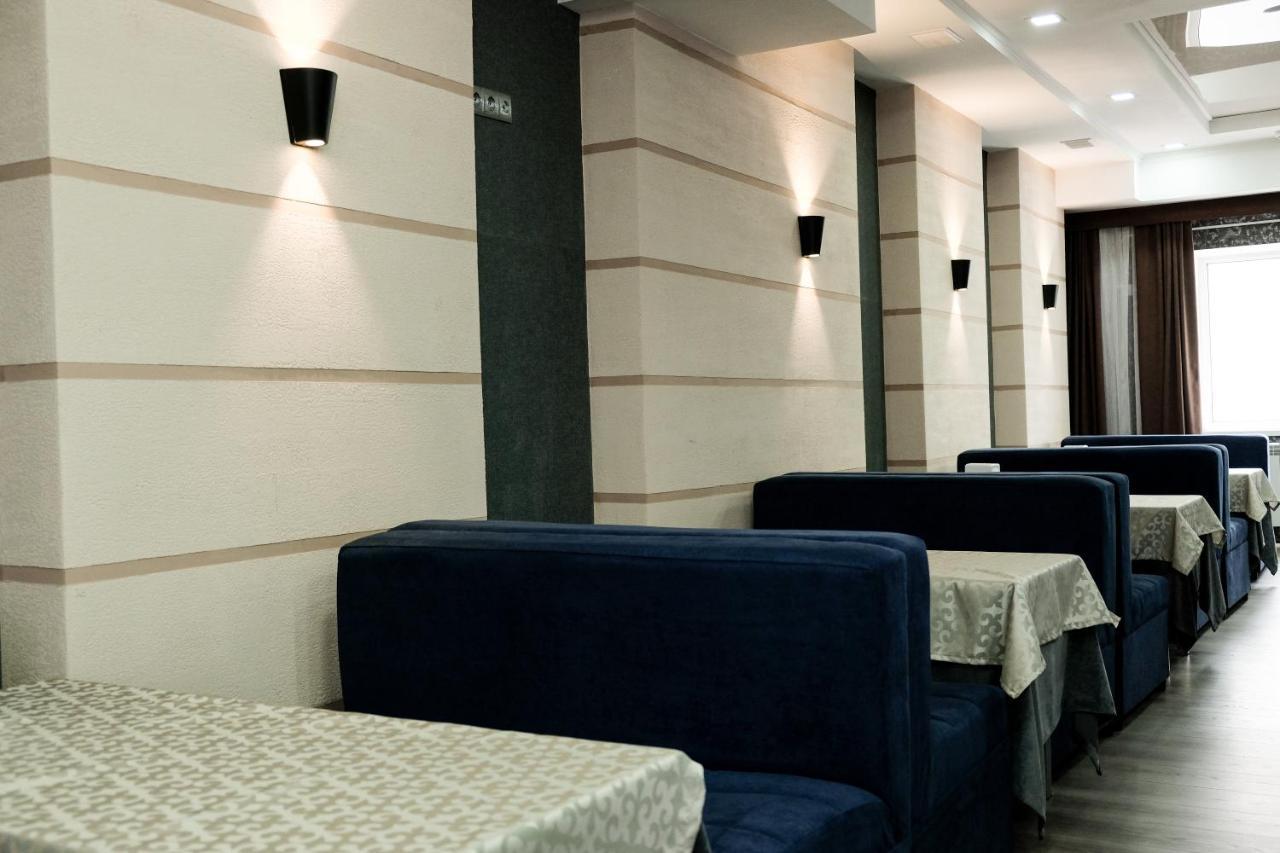 Orient Hotel Osh Luaran gambar