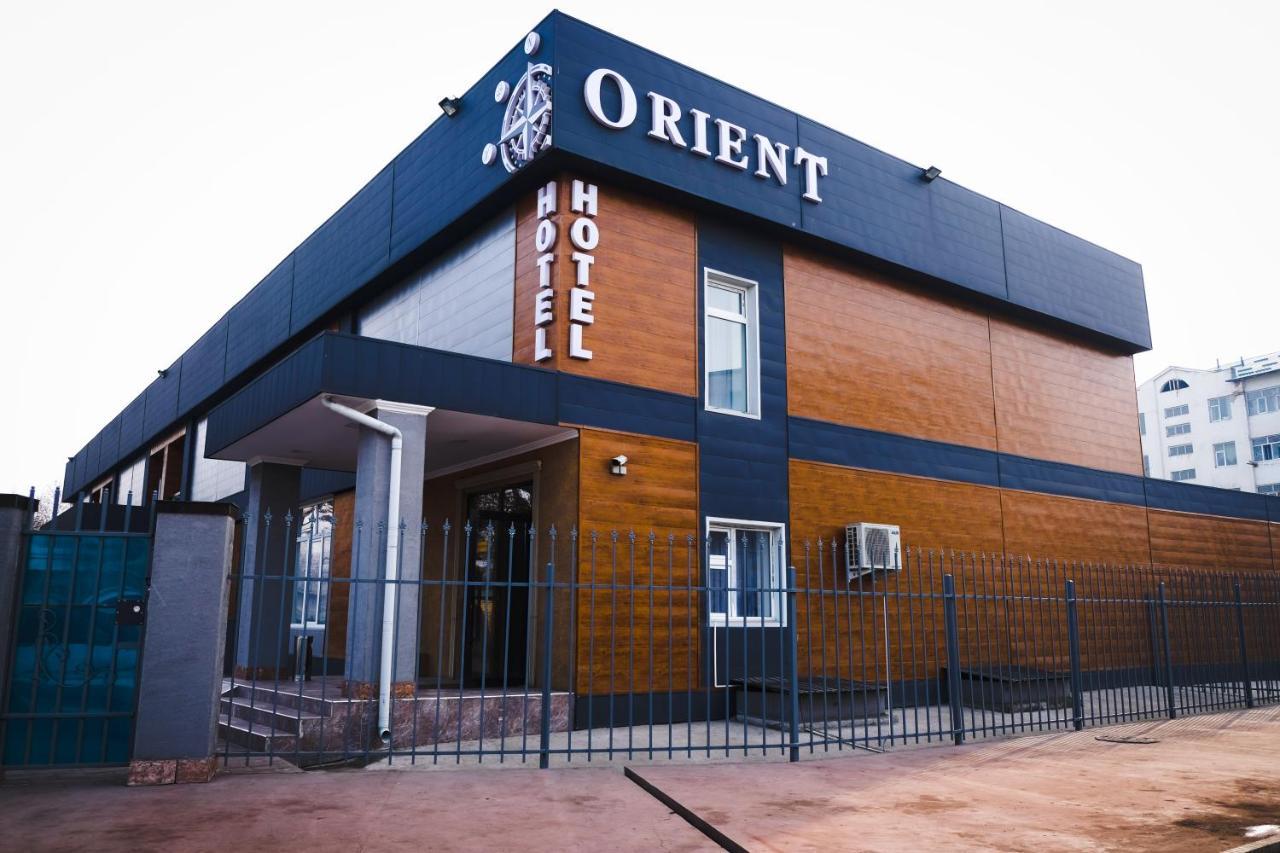 Orient Hotel Osh Luaran gambar